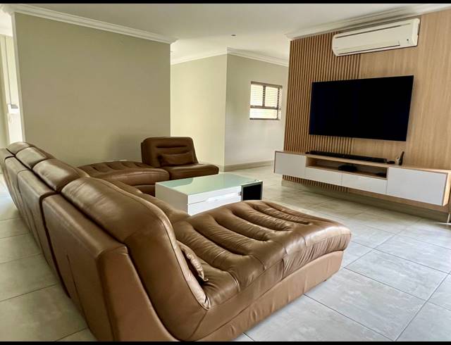 4 BEDROOM HOUSE FOR SALE IN LOMBARDY ESTATE